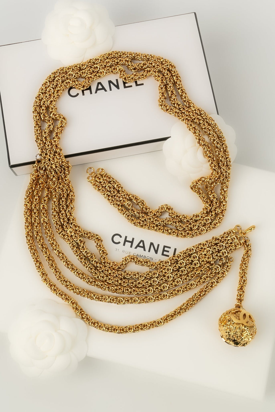 Ceinture dor?©e Chanel