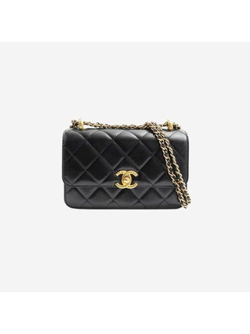 Chain Mini Flap CalBNkin Cross Bag Black Chanel