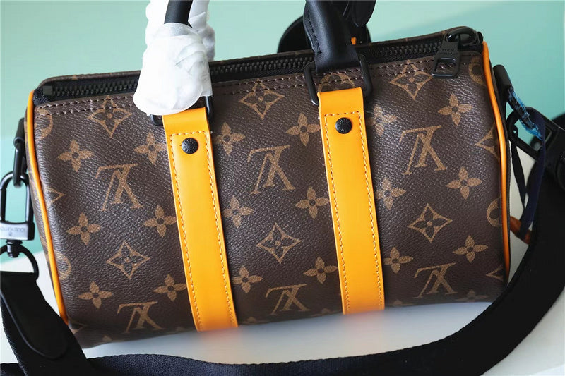 Pearl Street Bags - Louis Vuittons  - 11234
