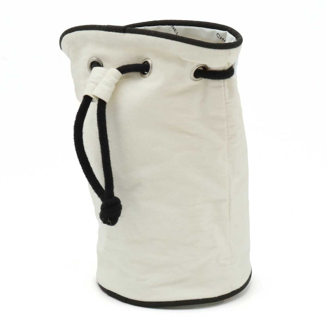 Chanel NOBELTY LOGO PRINT WORKSHIP WORKSHIP WITH WHITE WHITE BLACK BLACK BLUMIN no markET SHOP