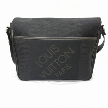 Louis Vuitton Petit Messager  Canvas Shoulder Bag