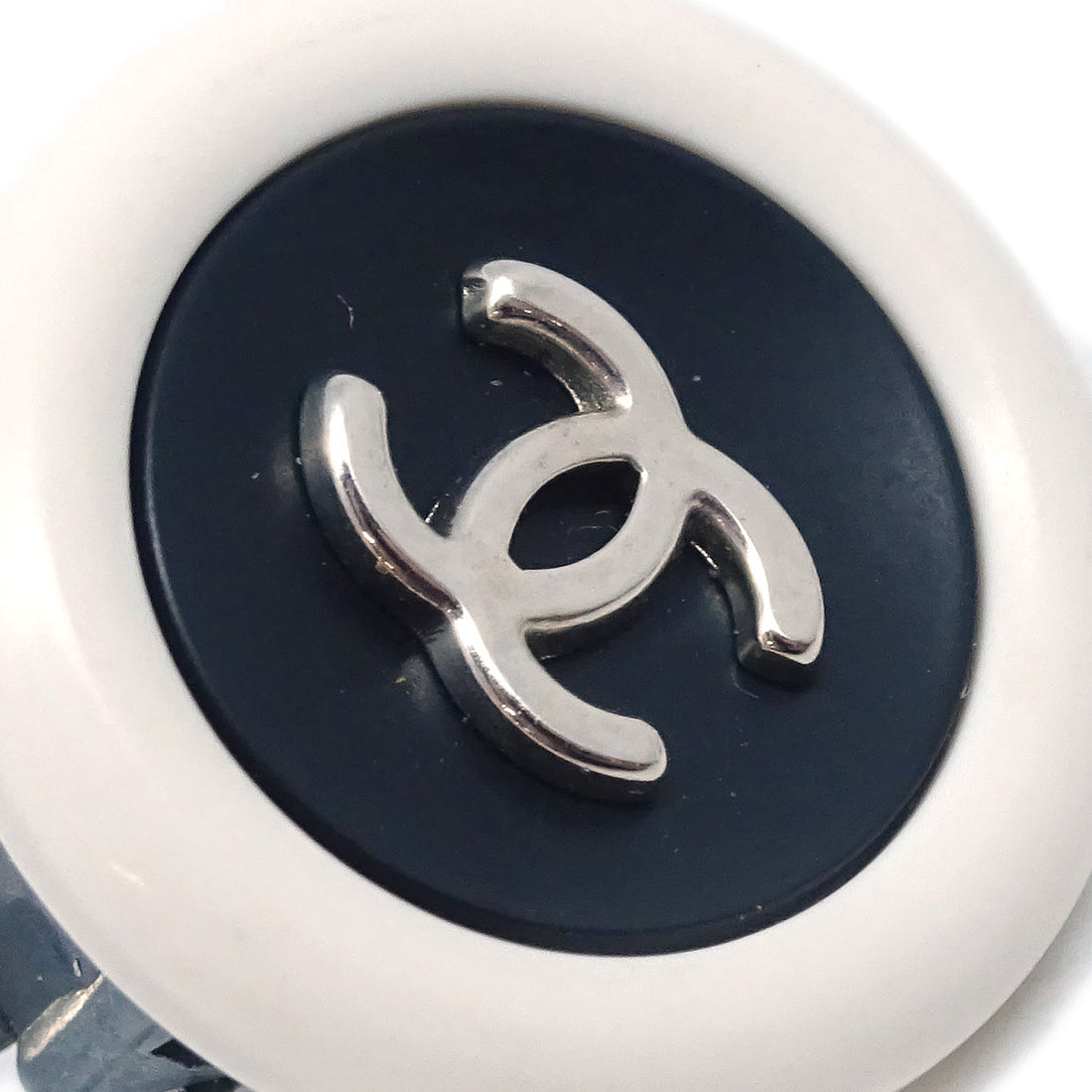 Chanel White Button Earrings Clip-On 96P