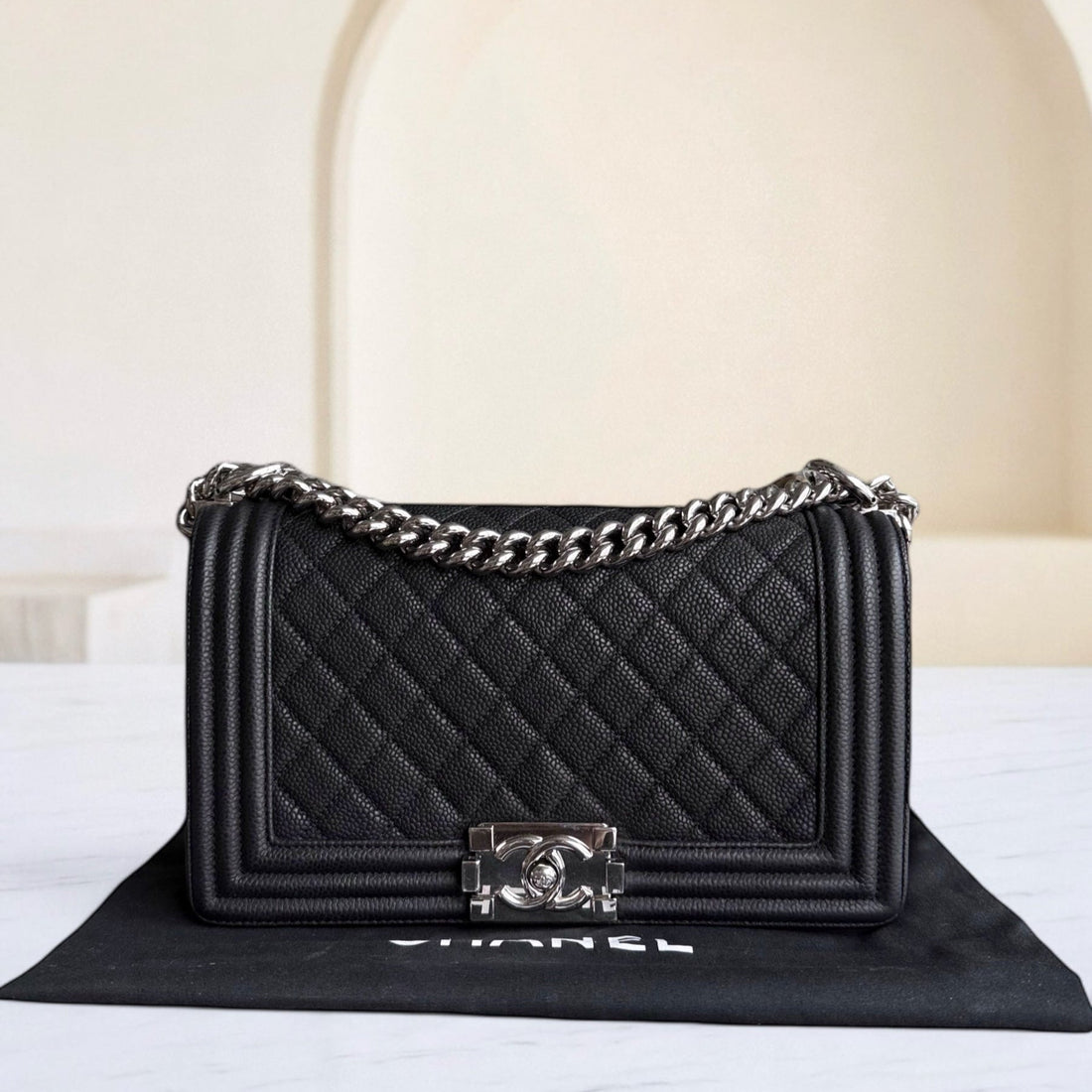 Chanel Boy Medium - 25CM Togo/epsom/caviar/clemence/callfskin/cowhide/lambskin Iridescent Grained CalBNkin Black Silver Hardware Series 17