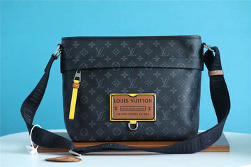 Pearl Street Bags - Louis Vuittons  - 10399