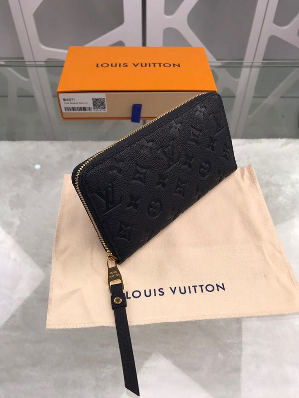 Pearl Street Bags - Louis Vuittons  - 10902