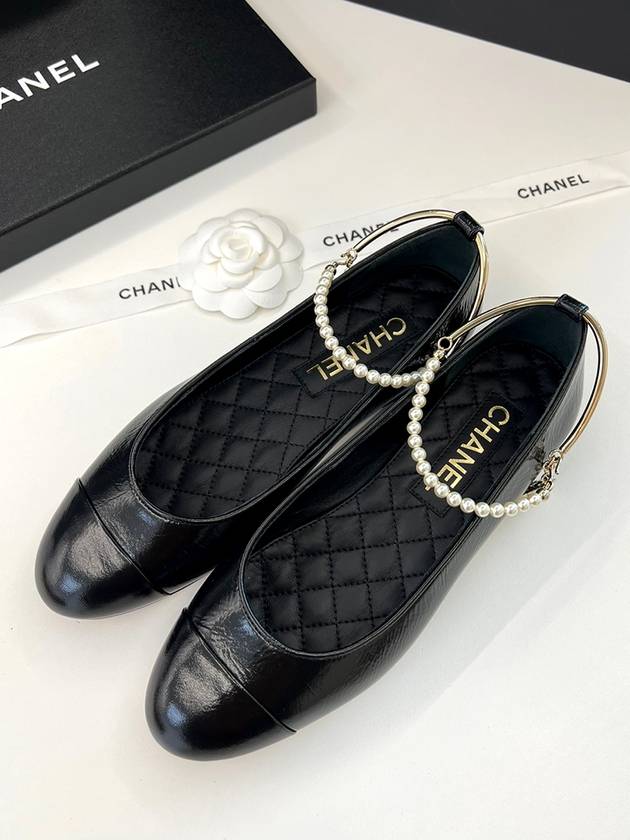 Ballerina Flat Shiny Lambskin Metal Imitation Pearls & Black Chanel