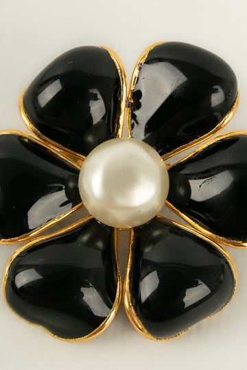Broche camélia  Chanel Automne 1995