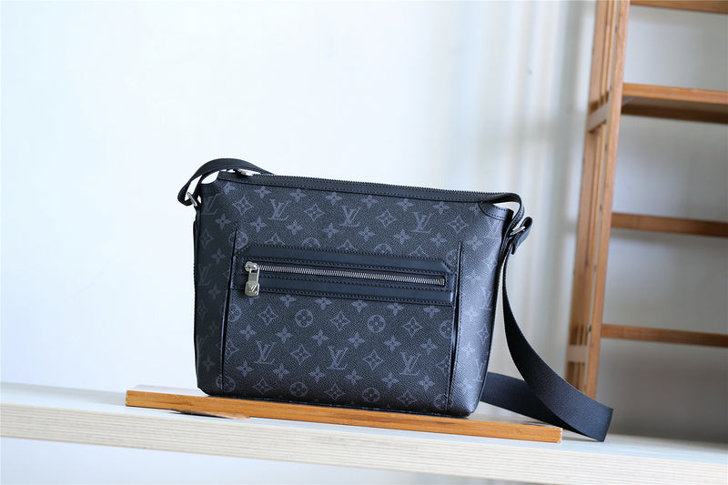 Pearl Street Bags - Louis Vuittons  - 10500
