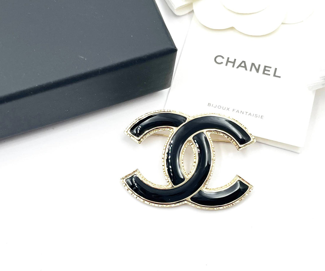 Top Quality Chanel Brand New Classic Gold CC Frame Black Brooch
