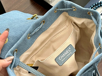 Woman  Chanel shoulder backpack