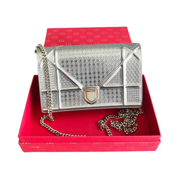 Mini Diorama in Silver Metallic CalBNkin