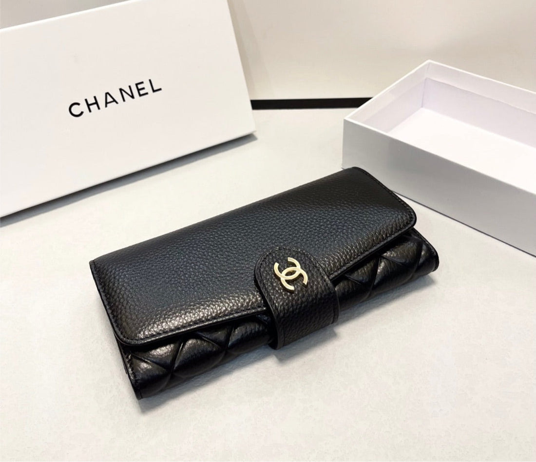 Black  Chanel woman wallet