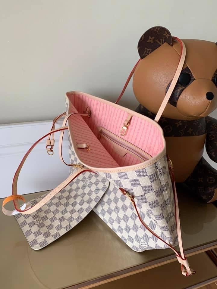Louis Vuitton Neverfull MM Bag