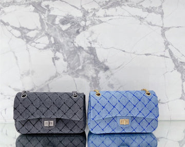 Woman  Chanel shoulder handbag