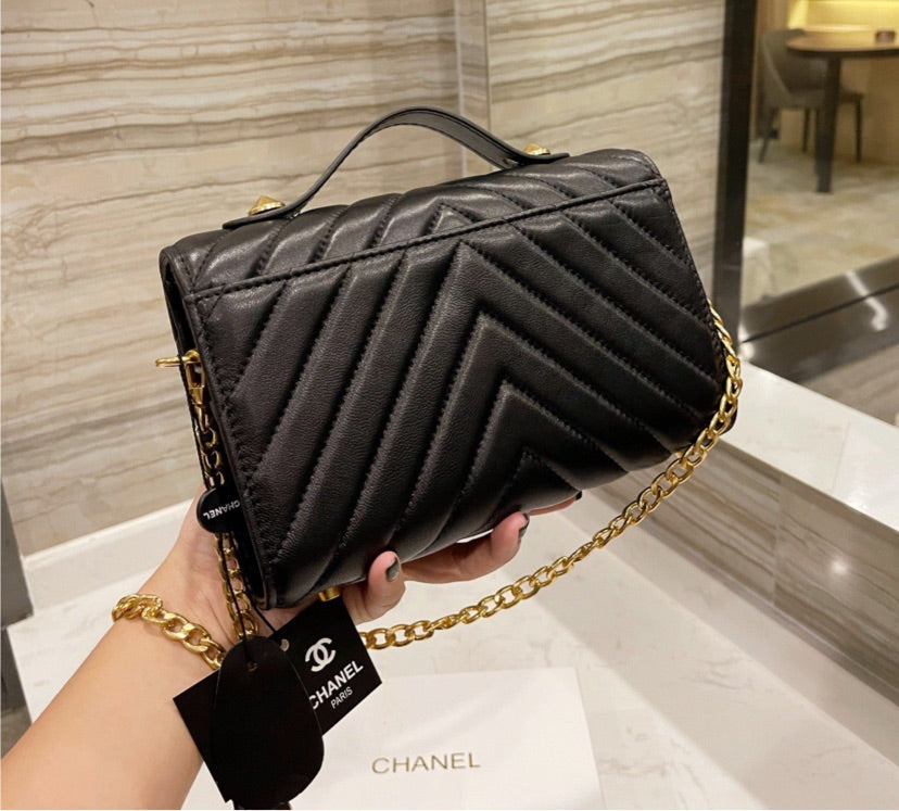 Black Leather  Chanel shoulder Handbag