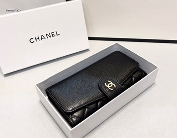 Black  Chanel woman wallet