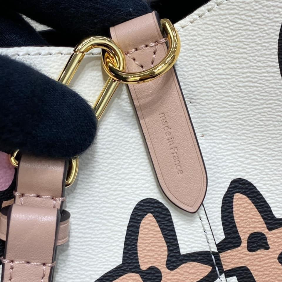 Louis Vuitton NeoNoe MM bag