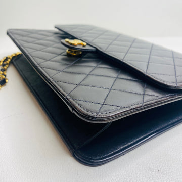 Top Quality Chanel  Black Quilted Lambskin Leather Medium Single Chain Flap Bag in NEW CONDITION