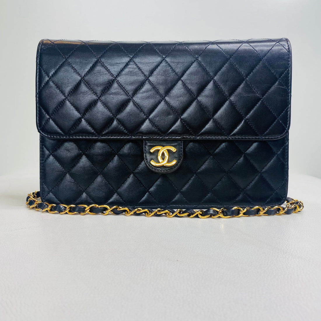 Top Quality Chanel  Black Quilted Lambskin Leather Medium Single Chain Flap Bag in NEW CONDITION