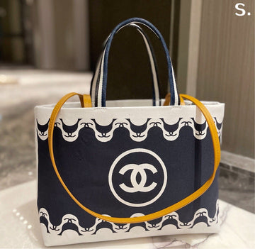New  Chanel woman Shoulder handbag