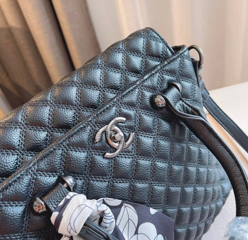 Black  Chanel leather Handbag