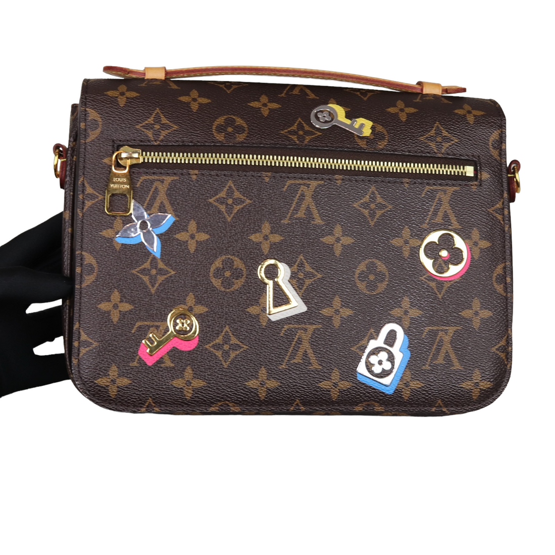 Louis-Vuitton Pochette Metis Monogram Love Lock GHW