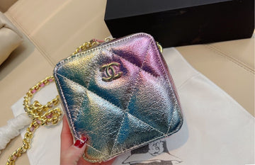 Small  Chanel woman crossbody handbag