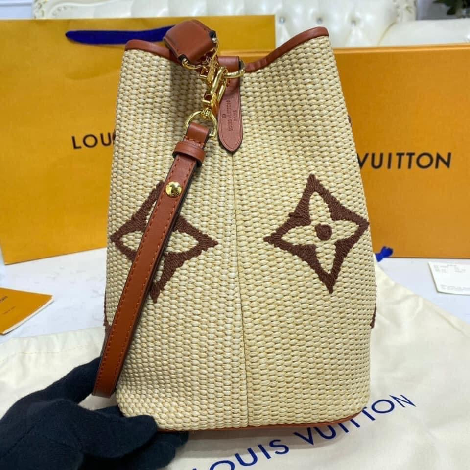 Louis Vuitton NeoNoe MM Bag
