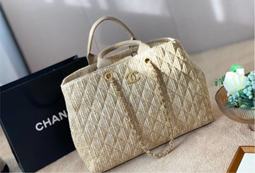 New  Chanel woman shoulder handbag