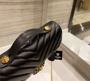 Black Leather  Chanel shoulder Handbag