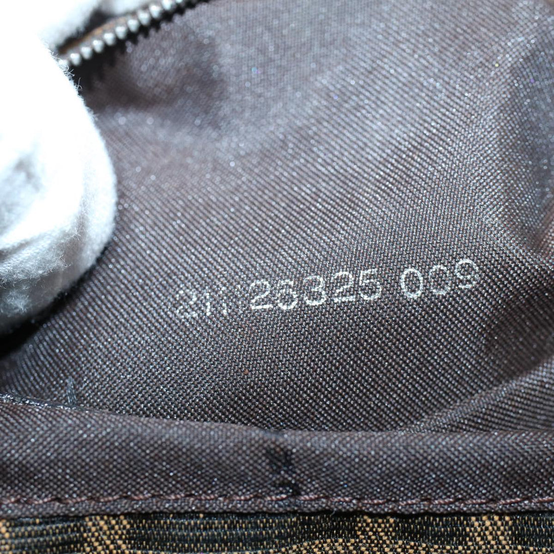 FENDI Zucca Canvas Mamma Baguette Shoulder Bag Brown 211126325 009 Auth ki3771