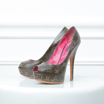 Louis Vuttion Monogram Rosemary Peeptoe Pumps 38