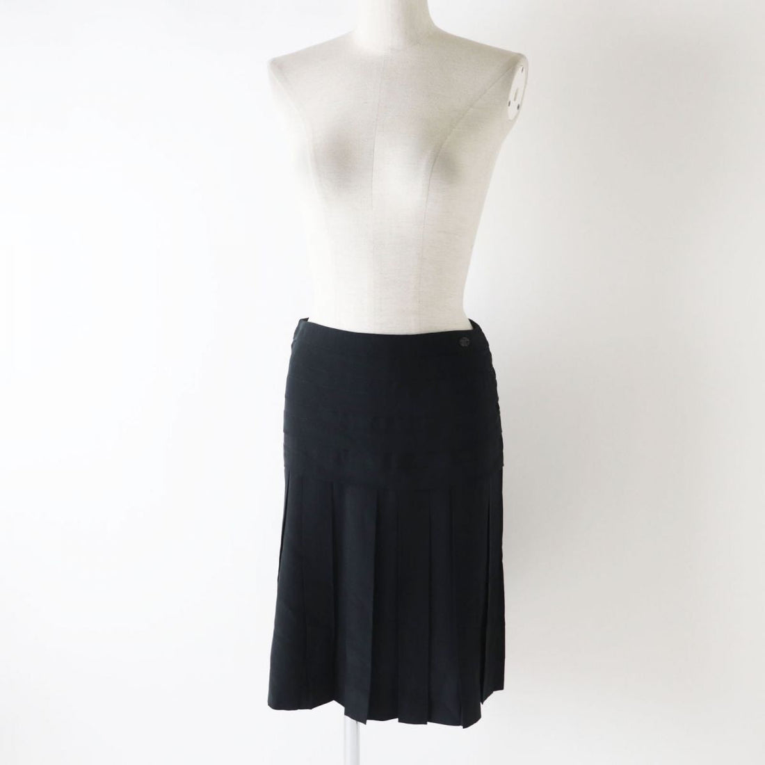Top Quality Chanel Silk Pleated Skirt with COCO Mark Plate
