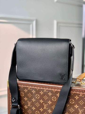 M30850 District PM Taïga 26cm black man bag