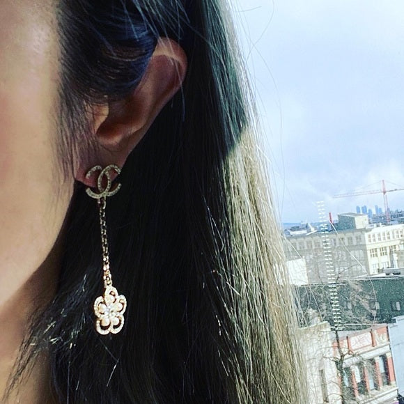 CHANEL crystal Earrings