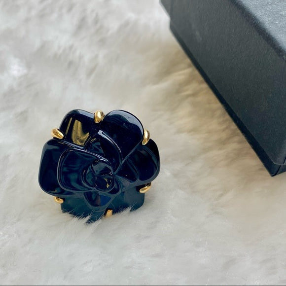 CHANEL black Camille 18k gold ring