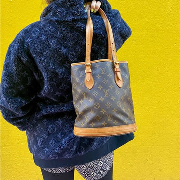 Louis Vuitton  petit Bucket Bag Tote