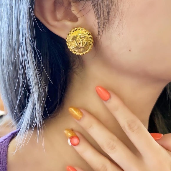 CHANEL  gold earrings