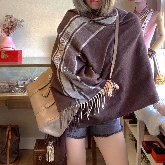 DIOR 100% wool shawl