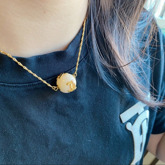 CHANEL  ball necklace