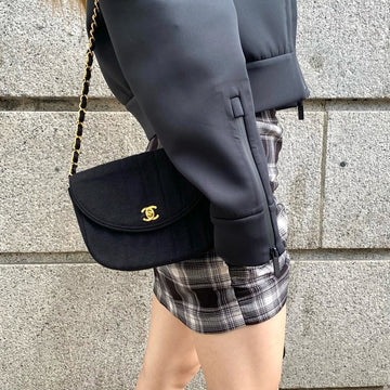 CHANEL  24k gold cloth shoulder bag