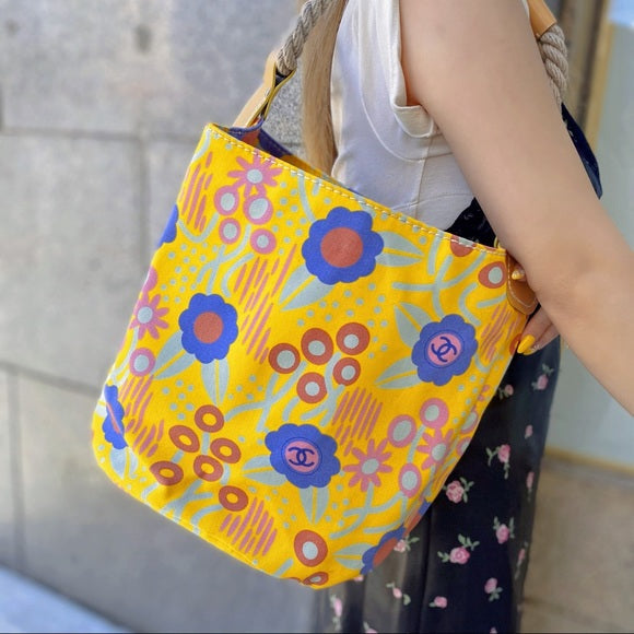 CHANEL  cloth tote