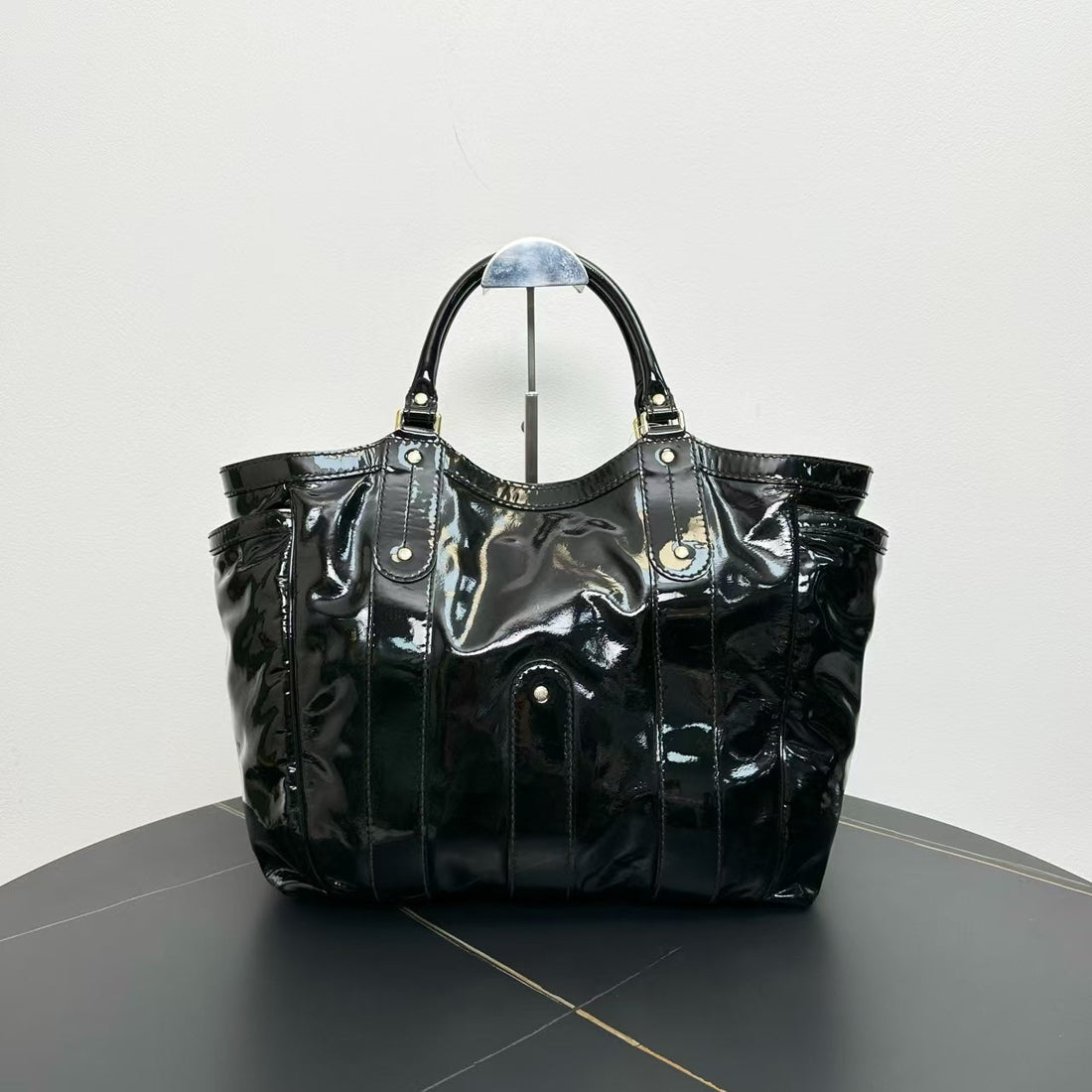 Gucci Black  Leather Medium Tote Bag