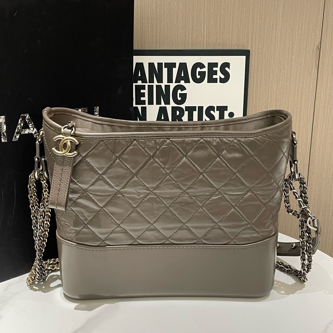 Top Quality Chanel Gabrielle Bag Medium Shoulder Bag in Gray Leather -  2018