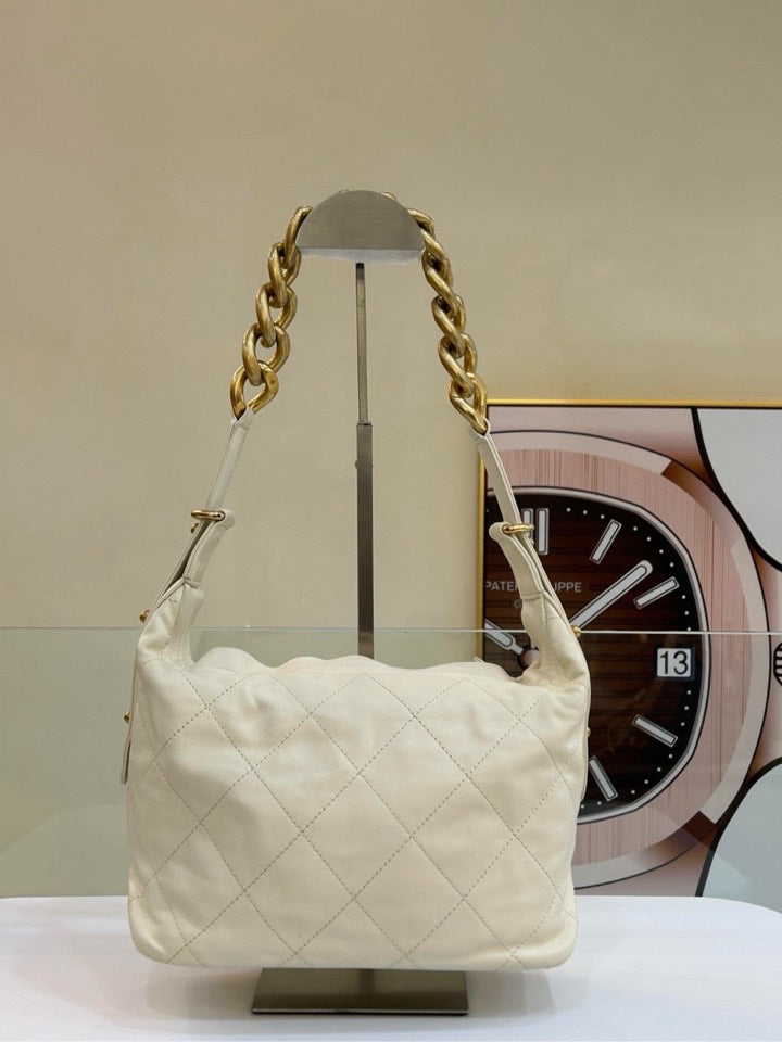 Top Quality Chanel Beige Quailted Shoulder Bag - Iconic Style with Classic Chain Straps