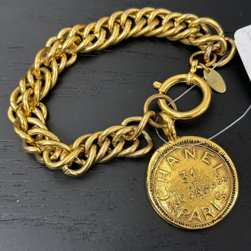 Pre-loved Chanel Chain Logo Gold Bracelet 22cm