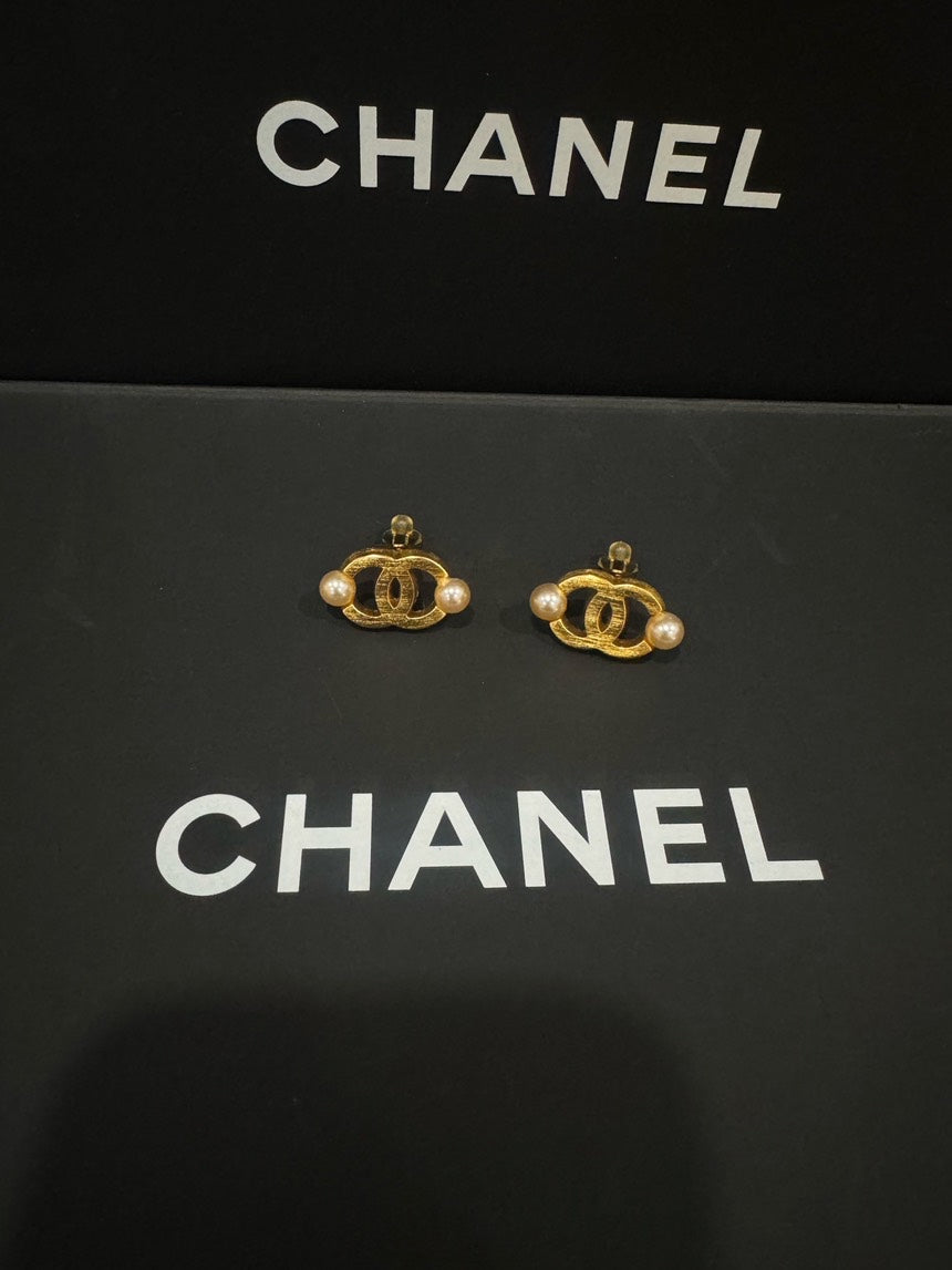 Chanel  CC Pearls Ear Clips Gold Earrings