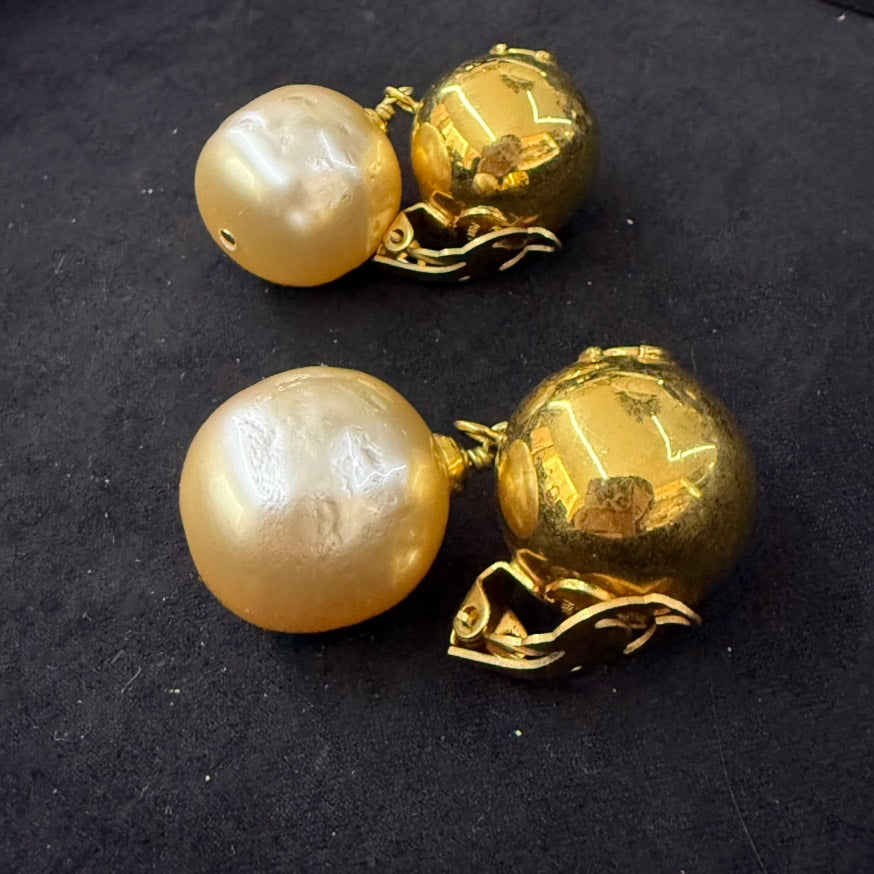 Chanel  Coco Pearl Clip-on Earrings Gold Ivory