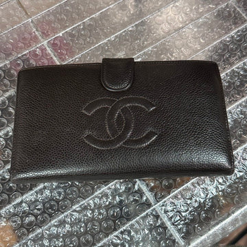 Pre-loved Chanel Wallet Black Caviar Skin