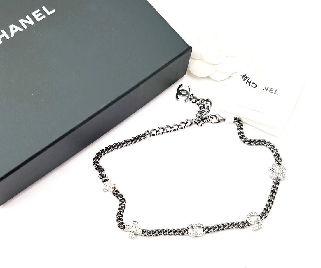 Top Quality Chanel Brand New Silver 5 Crystal Charms Gunmetal Chain Choker Necklace